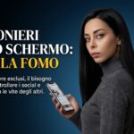 PRIGIONIERI DELLO SCHERMO: COS’È LA FOMO